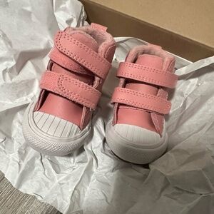 NWT Converse All Star Berkshire Boot High Top with Velcro Straps Infant Size 2